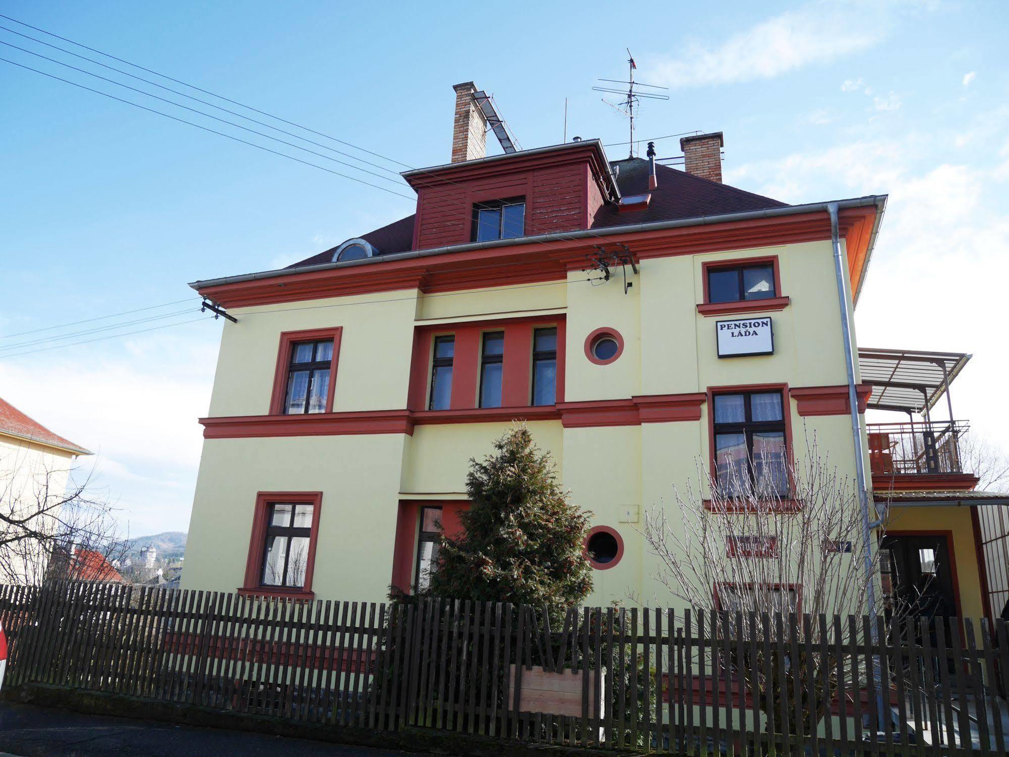 Pension Lada Карловы Вары Экстерьер фото